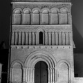 Bourg-Charente - La façade de l_église St Jean Baptiste.jpg